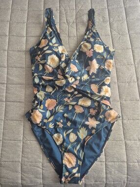 NWT Twist Deep Cut Swimsuit